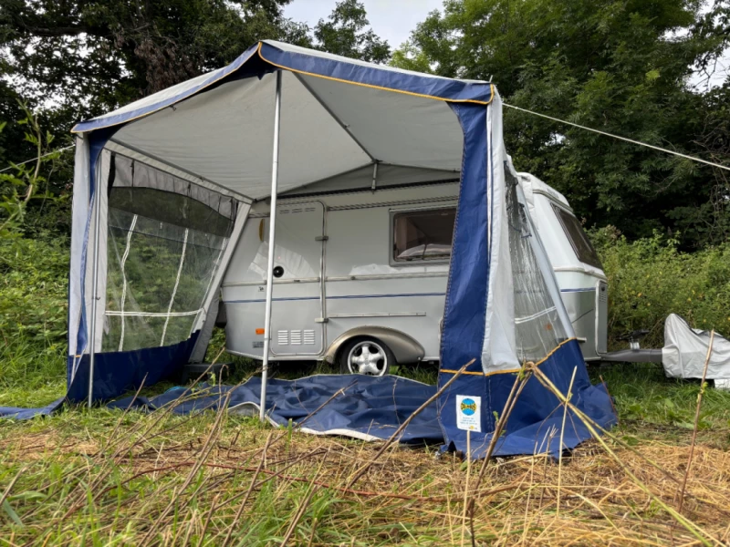 Eriba Puck 225 GT Wohnwagen - Aubonne, Schweiz