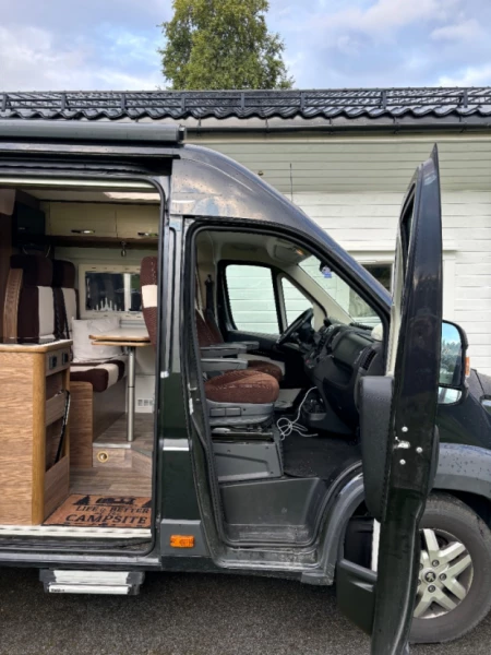 Bravia Mobil Swan Campingbus - Skåla, Norwegen