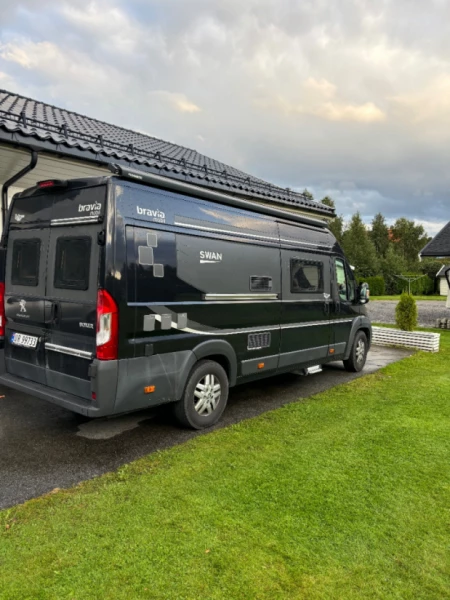Bravia Mobil Swan Campingbus - Skåla, Norwegen