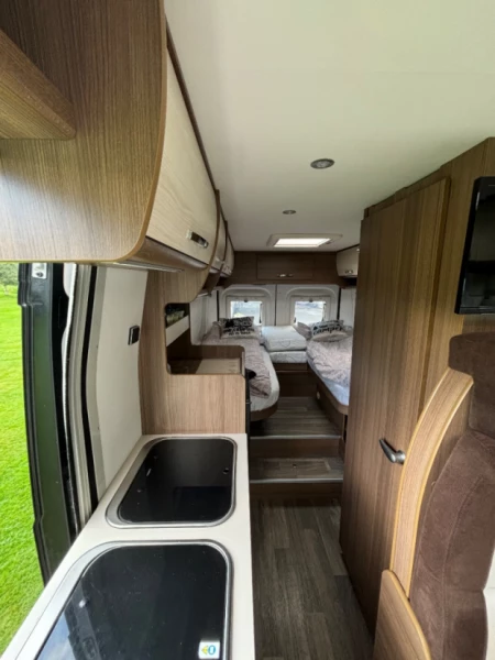 Bravia Mobil Swan Campingbus - Skåla, Norwegen