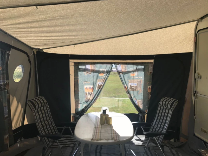 Knaus Südwind 500 barnkammarvagn Caravan - Karlsborg, Sweden