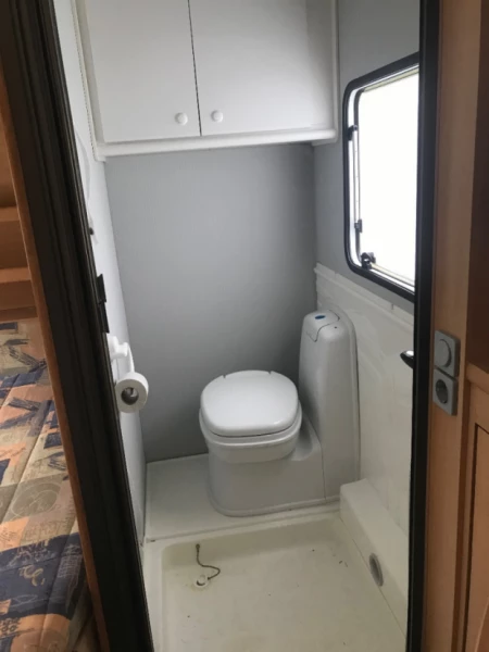 Knaus Südwind 500 barnkammarvagn Caravan - Karlsborg, Sweden