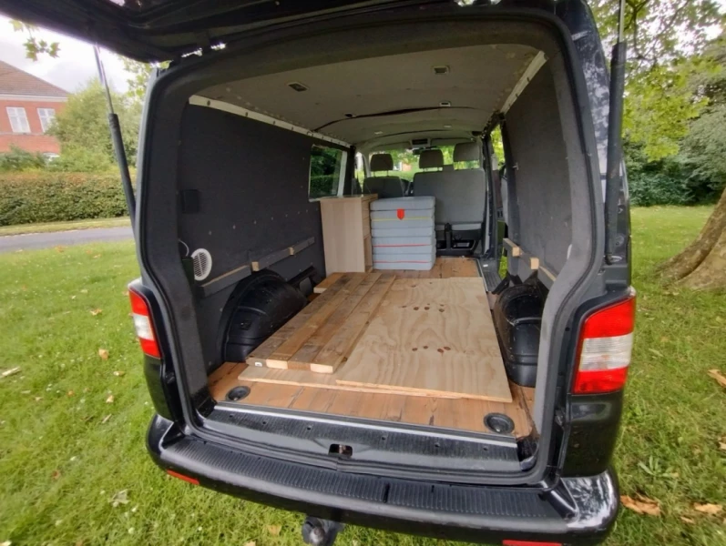 VW Transporter T5 Skåp 2.5 TDI Campingbus - 5 minutter fra Brønshøj tov og bus plads., Dänemark