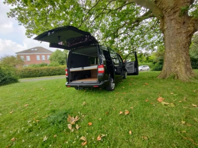VW Transporter T5 Skåp 2.5 TDI Campingbus - 5 minutter fra Brønshøj tov og bus plads., Dänemark
