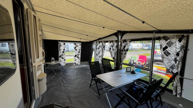 Hobby 560 UL Prestige Wohnwagen - Huskvarna, Schweden