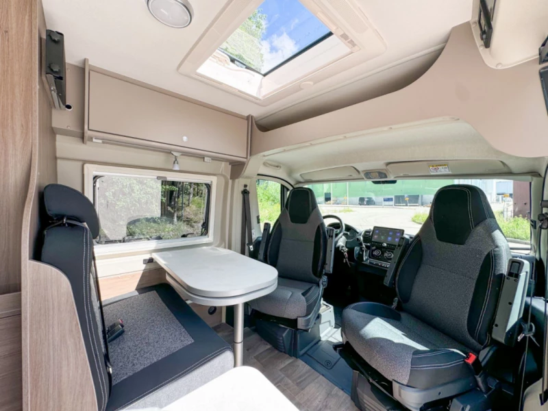 Carado Carado CV640 PRO Automaatti Campingbus - Vantaa, Finnland