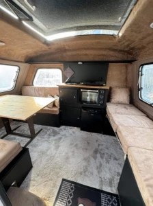 Niewiadow N126E Wohnwagen - Hommelvik, Norwegen