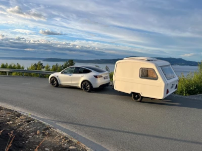 Niewiadow N126E Wohnwagen - Hommelvik, Norwegen