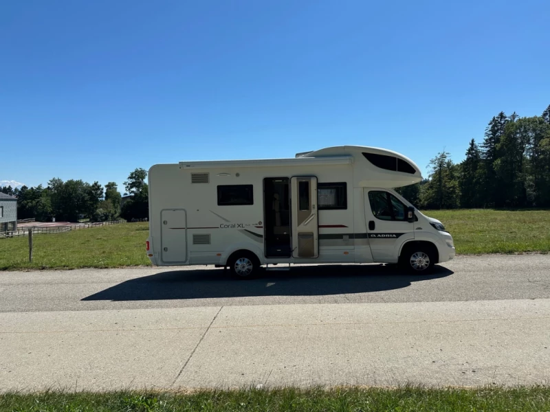 Adria Coral XL Plus A 670 DK Wohnmobil - Saint-George, Schweiz