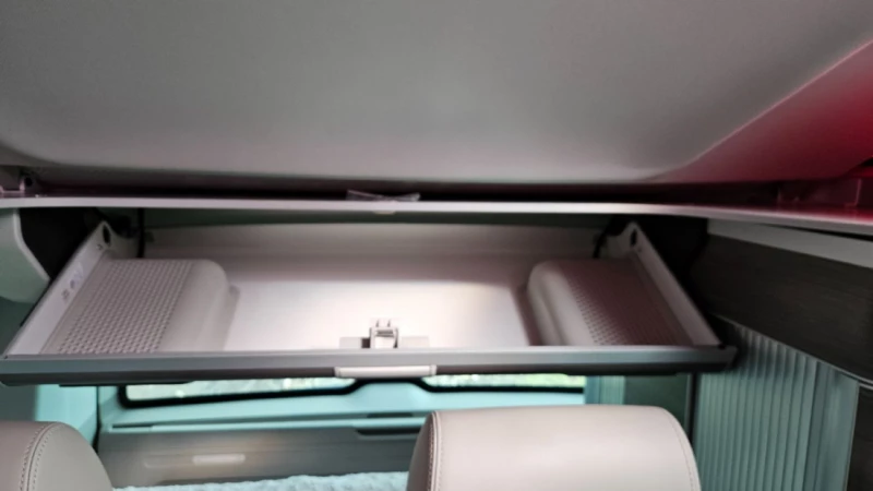 VW T6 Campingbus - Courtételle, Schweiz