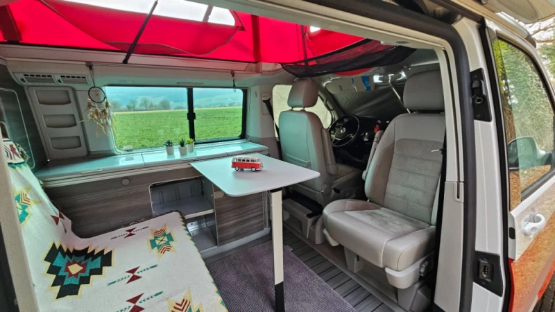 VW T6 Campingbus - Courtételle, Schweiz