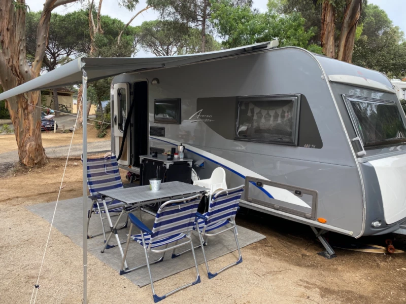 Bürstner Averso 480 TK Caravane - Wimmis, Suisse
