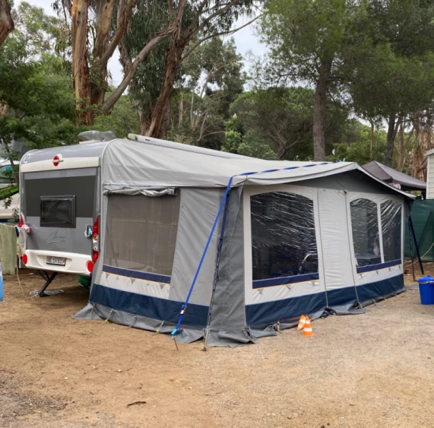 Bürstner Averso 480 TK Caravane - Wimmis, Suisse