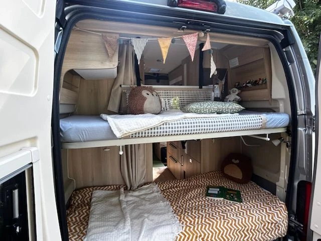 Dreamer Select Family Van (6m 5 Plätze) Campingbus - Lippoldswilen, Schweiz
