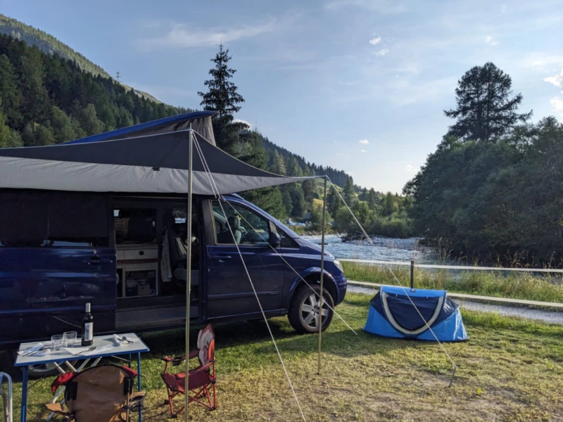 Mercedes Viano Marco Polo Campingbus - Bettens, Schweiz