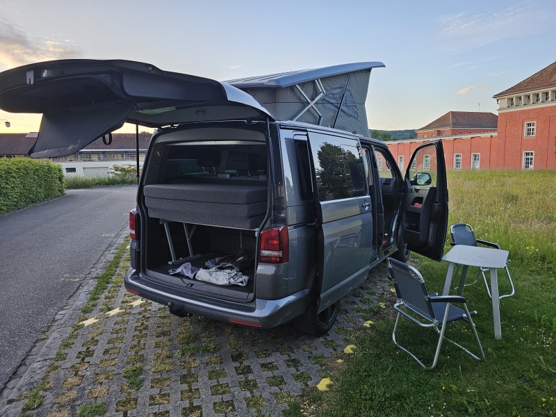 VW Beach Campingbus - Zweidlen, Schweiz