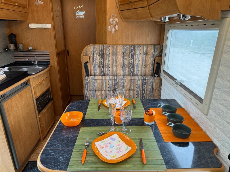 Mercedes camping-car Frankia Campingbus - Renan, Schweiz