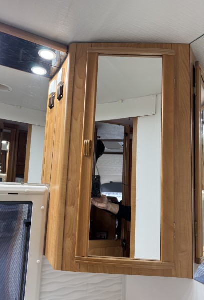 Mercedes camping-car Frankia Campingbus - Renan, Schweiz