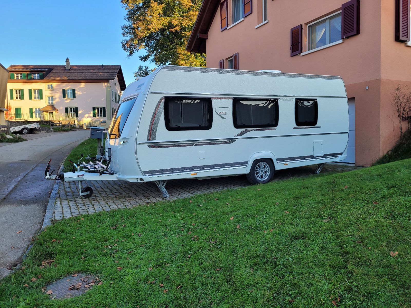 Miete Fendt Saphir 495 Wohnwagen in Chapelle-sur-Moudon ab CHF 58
