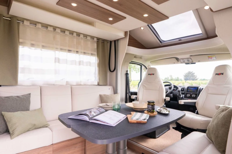 Pilote P696D Sensation Wohnmobil - Herdern, Schweiz