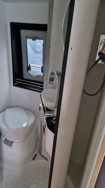 Pössl Summit 600 Plus Campingbus - Döttingen, Schweiz
