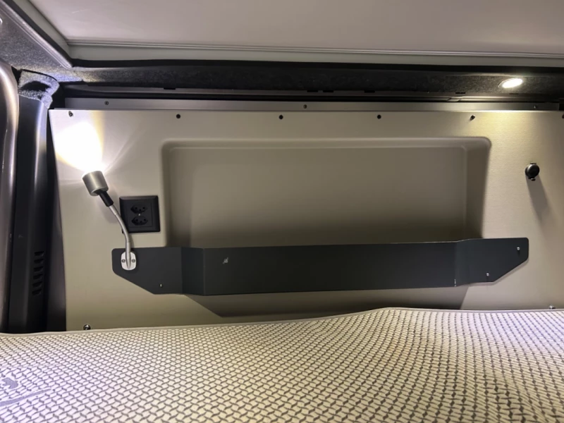 Nissan NV300 Campingbus - Domdidier, Schweiz