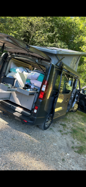 Nissan NV300 Campingbus - Domdidier, Schweiz