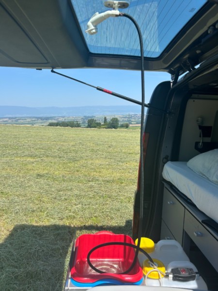 Nissan NV300 Campingbus - Domdidier, Schweiz