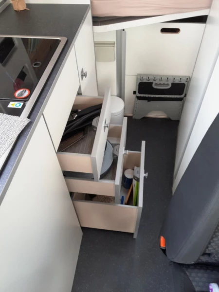 Westfalia Meridian Wohnmobil - Hirzel, Schweiz