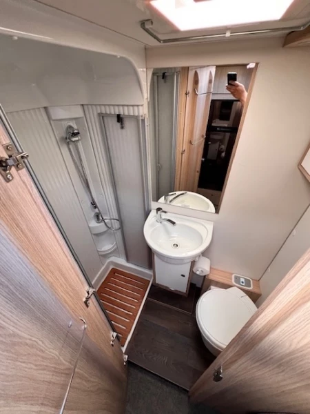 Fiat Ducato Lava / Alusta 150 Multijet 2.3 D Wohnmobil - Espoo, Finnland