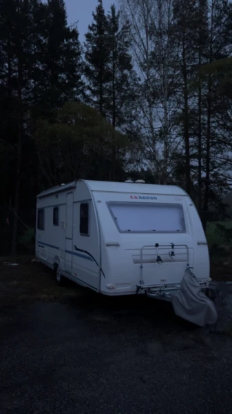 Adria Adora 552 UL Wohnwagen - Skokloster, Schweden