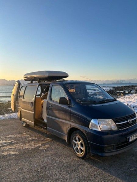 Toyota Hiace IV Umpikori 2.5 D-4D Campingbus - Helsinki, Finnland