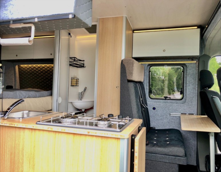 Nissan NV 400 Campingbus - Helsinki, Finnland
