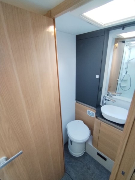 Adria ADRIA MATRIX AXESS 670 SL Wohnmobil - Tuusula, Finnland
