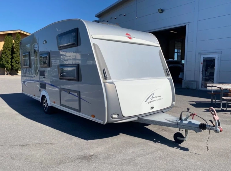 Bürstner Averso Wohnwagen - Månkarbo, Schweden