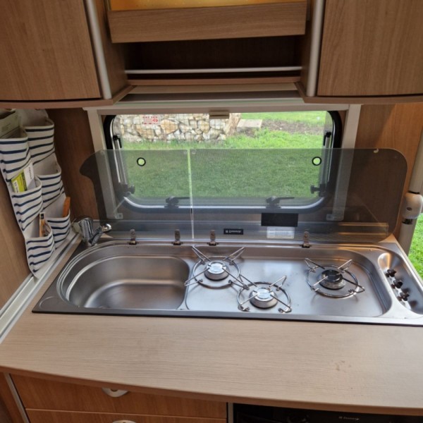 Bürstner Averso 480 TK Caravane - Birsfelden, Suisse