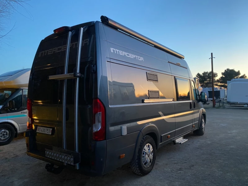 Adria Twin 640 SHX Campingbus - St luc, Schweiz