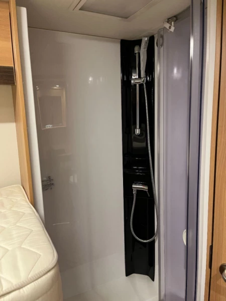LMC Breezer Lift 737 G Wohnmobil - Lostorf, Schweiz