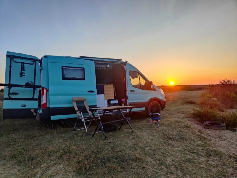 Ford Transit Campingbus - Gwatt, Schweiz