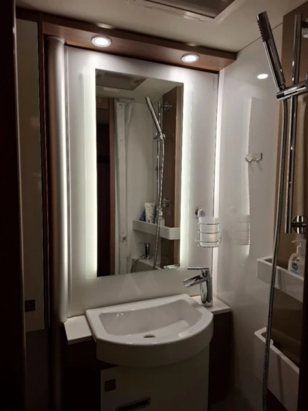 Bürstner Lyseo TD 690 G Harmony Wohnmobil - Steffisburg, Schweiz