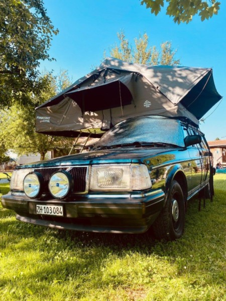 Volvo 240 Super Classic Campingbus - Brütten, Schweiz