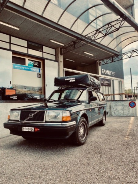Volvo 240 Super Classic Campingbus - Brütten, Schweiz