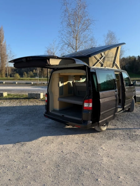 VW T5 California Campingbus - Fällanden, Schweiz