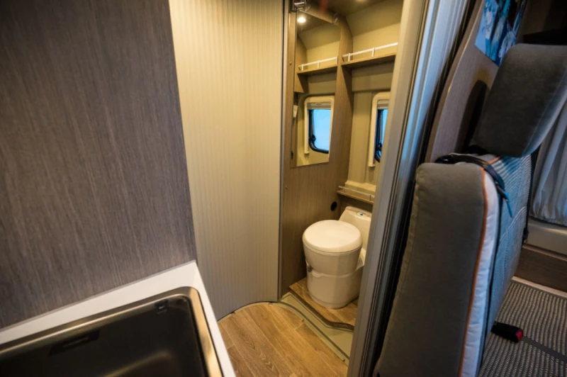 Citroën Pøssl 2win R Plus Family (hevetak) 165 HK Campingbus - Ålesund, Norwegen