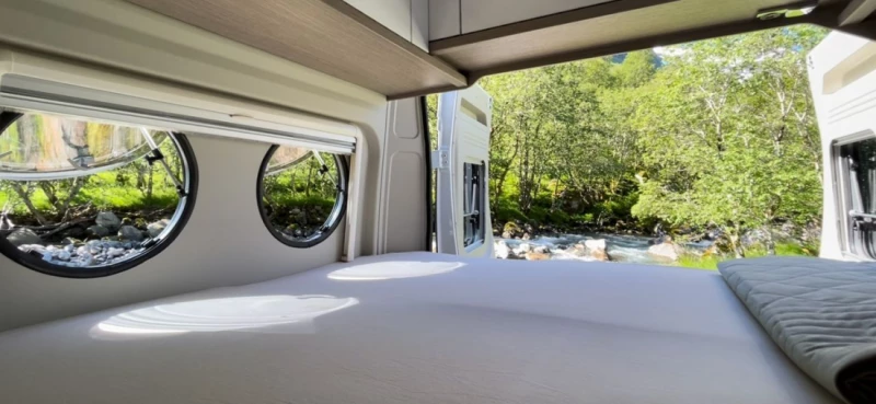 Citroën Pøssl 2win R Plus Family (hevetak) 165 HK Campingbus - Ålesund, Norwegen