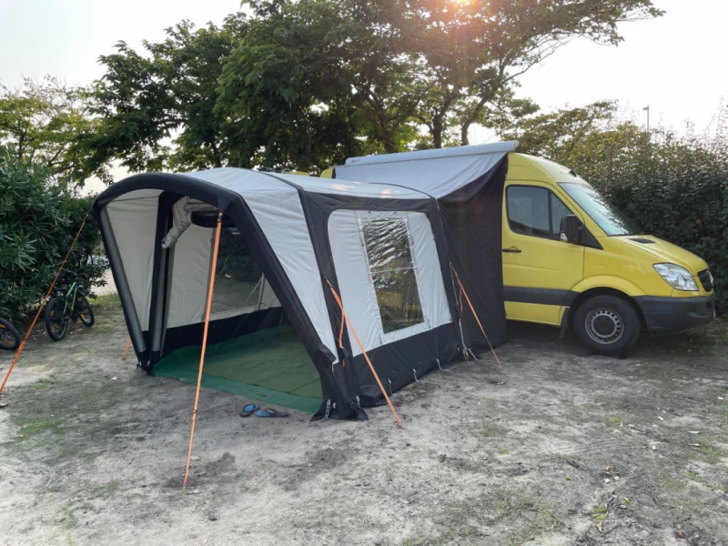 Mercedes Sprinter Campingbus - Leuzigen, Schweiz