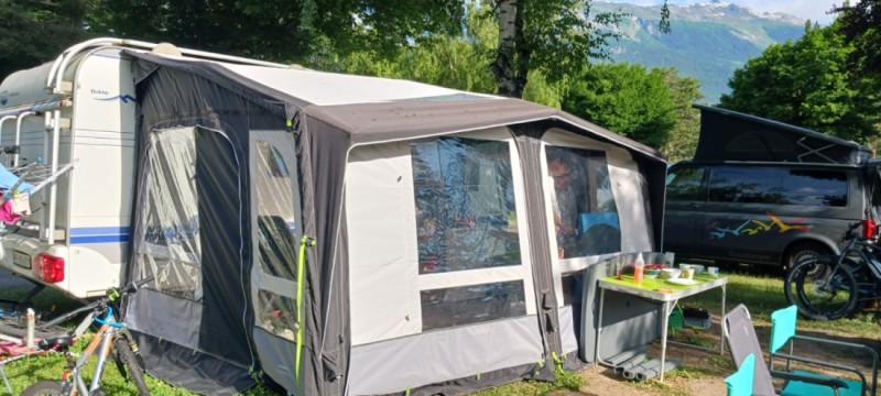 Hobby Easy Deluxe Wohnwagen - St-Imier, Schweiz