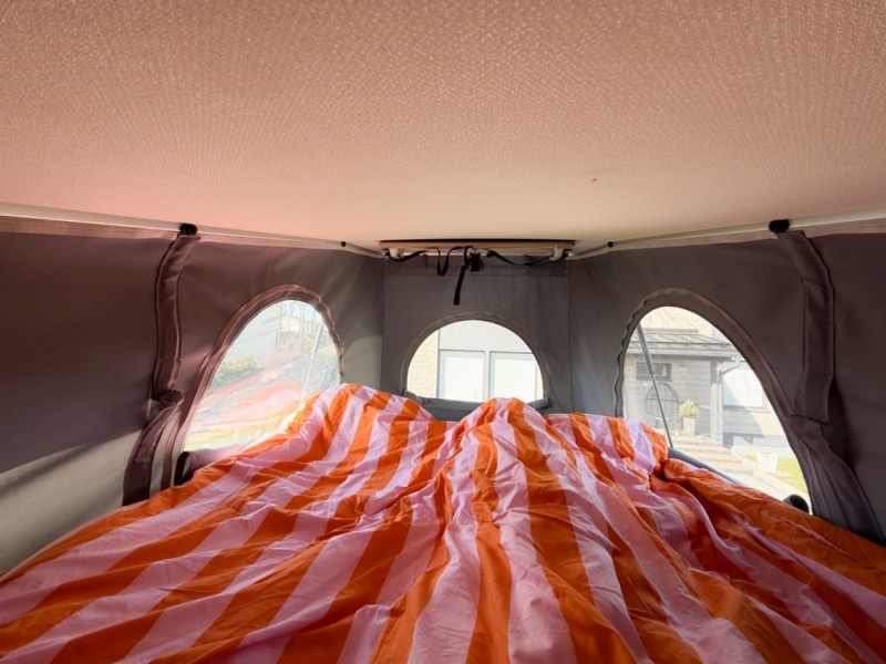 Hymer Grand Canyon S 4x4 - matkailuauto, jota voi ajaa B-kortilla. Vuodepaikat neljälle. Campingbus - Helsinki, Finnland