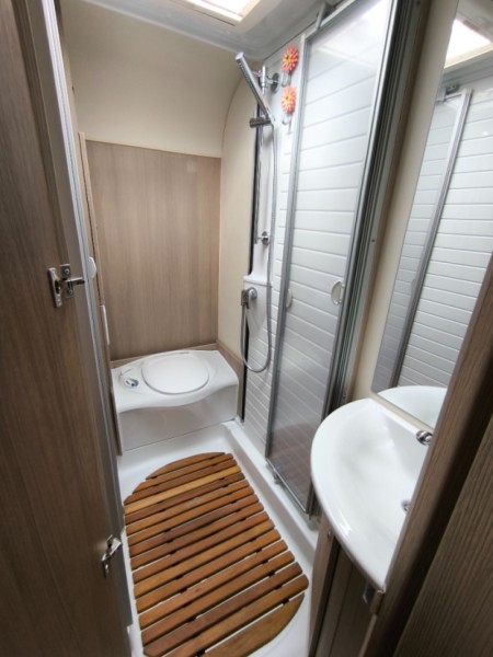 Bürstner IXEO Moonlight Wohnmobil - Schinznach-Bad, Schweiz