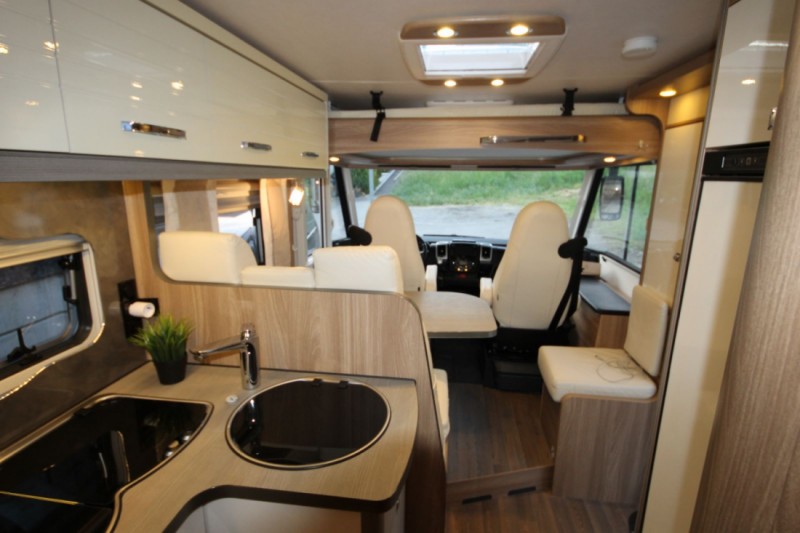 Bürstner Aviano i 700 Wohnmobil - Herdern, Schweiz